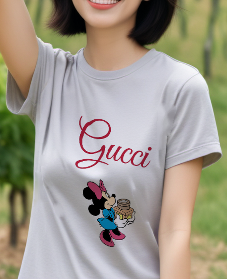 Light Gray Parcel Carrying Bow Mouse Graphic T-Shirt - styled view 3
